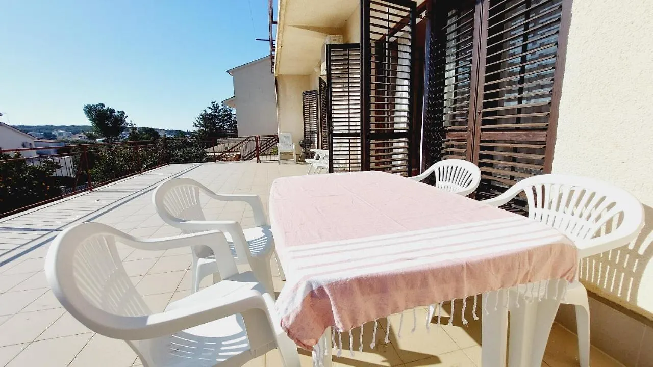 Apartment With A Large Terrace, 80 Meters From The Beach Pjescana Uvala Croatia