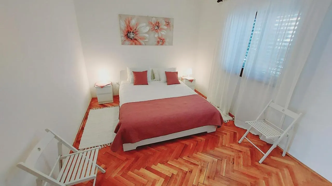 Apartment With A Large Terrace, 80 Meters From The Beach Pjescana Uvala Croatia
